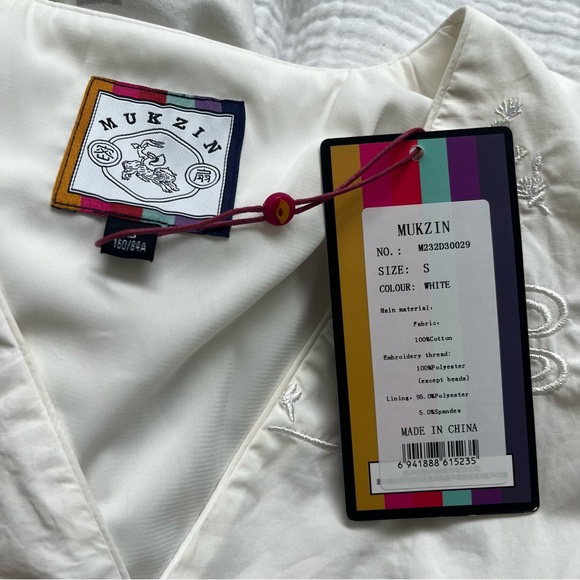 MUKZIN Elegant Original Temperament Cheongsam V-neck White Ruffles NWT - Picture 4 of 5